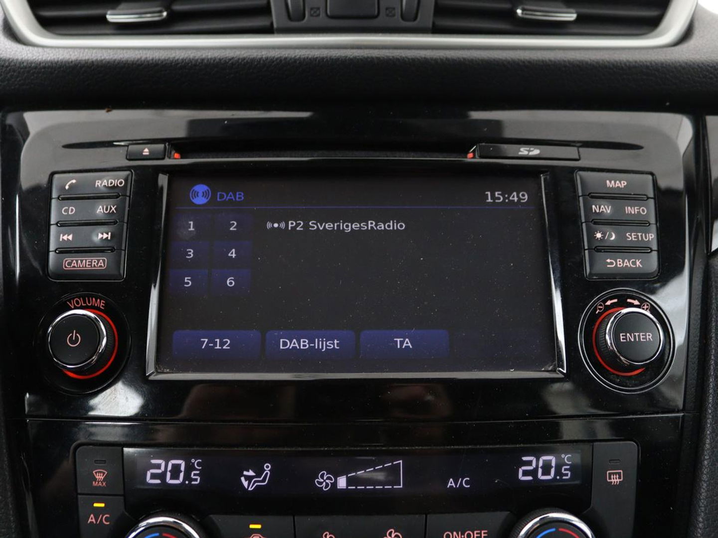 Nissan QASHQAI 1.2 Acenta | Stoelverwarming | Trekhaak | Camera | Navigatie | Climate control | Cruise control | Bluetooth