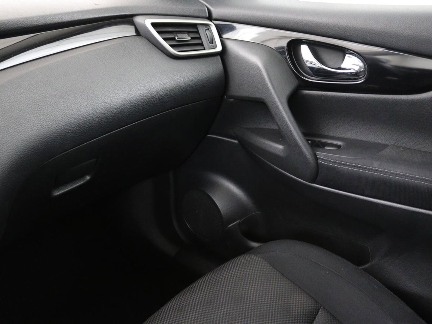 Nissan QASHQAI 1.2 Acenta | Stoelverwarming | Trekhaak | Camera | Navigatie | Climate control | Cruise control | Bluetooth