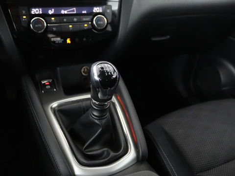 Nissan QASHQAI 1.2 Acenta | Stoelverwarming | Trekhaak | Camera | Navigatie | Climate control | Cruise control | Bluetooth