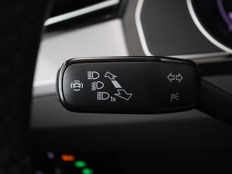 Volkswagen Passat 1.4 TSI PHEV GTE | Stoelverwarming | Camera | Adaptive cruise | Matrix LED | Massage | Carplay | Navigatie | Side Assist