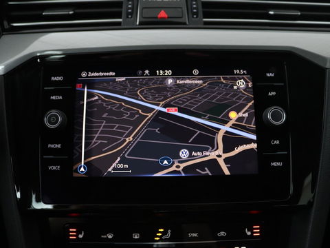 Volkswagen Passat 1.4 TSI PHEV GTE | Stoelverwarming | Camera | Adaptive cruise | Matrix LED | Massage | Carplay | Navigatie | Side Assist