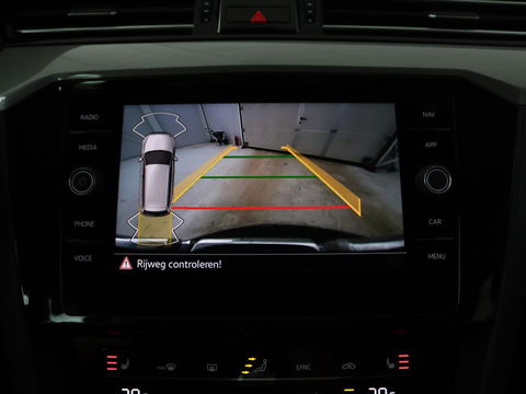 Volkswagen Passat 1.4 TSI PHEV GTE | Stoelverwarming | Camera | Adaptive cruise | Matrix LED | Massage | Carplay | Navigatie | Side Assist