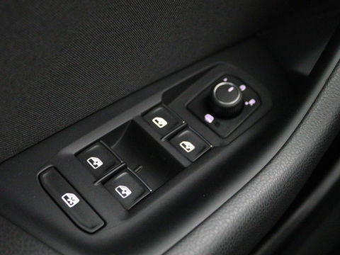 Volkswagen Passat 1.4 TSI PHEV GTE | Stoelverwarming | Camera | Adaptive cruise | Matrix LED | Massage | Carplay | Navigatie | Side Assist