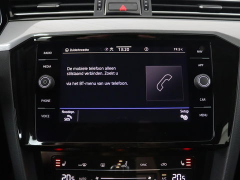 Volkswagen Passat 1.4 TSI PHEV GTE | Stoelverwarming | Camera | Adaptive cruise | Matrix LED | Massage | Carplay | Navigatie | Side Assist