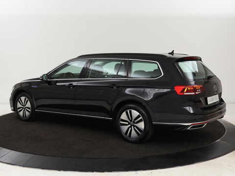 Volkswagen Passat 1.4 TSI PHEV GTE | Stoelverwarming | Camera | Adaptive cruise | Matrix LED | Massage | Carplay | Navigatie | Side Assist