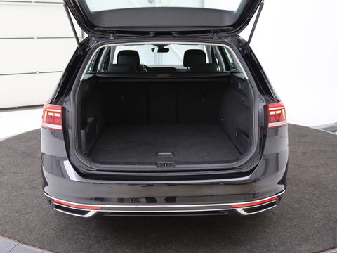 Volkswagen Passat 1.4 TSI PHEV GTE | Stoelverwarming | Camera | Adaptive cruise | Matrix LED | Massage | Carplay | Navigatie | Side Assist
