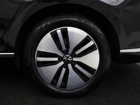 Volkswagen Passat 1.4 TSI PHEV GTE | Stoelverwarming | Camera | Adaptive cruise | Matrix LED | Massage | Carplay | Navigatie | Side Assist