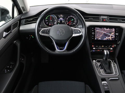 Volkswagen Passat 1.4 TSI PHEV GTE | Stoelverwarming | Camera | Adaptive cruise | Matrix LED | Massage | Carplay | Navigatie | Side Assist