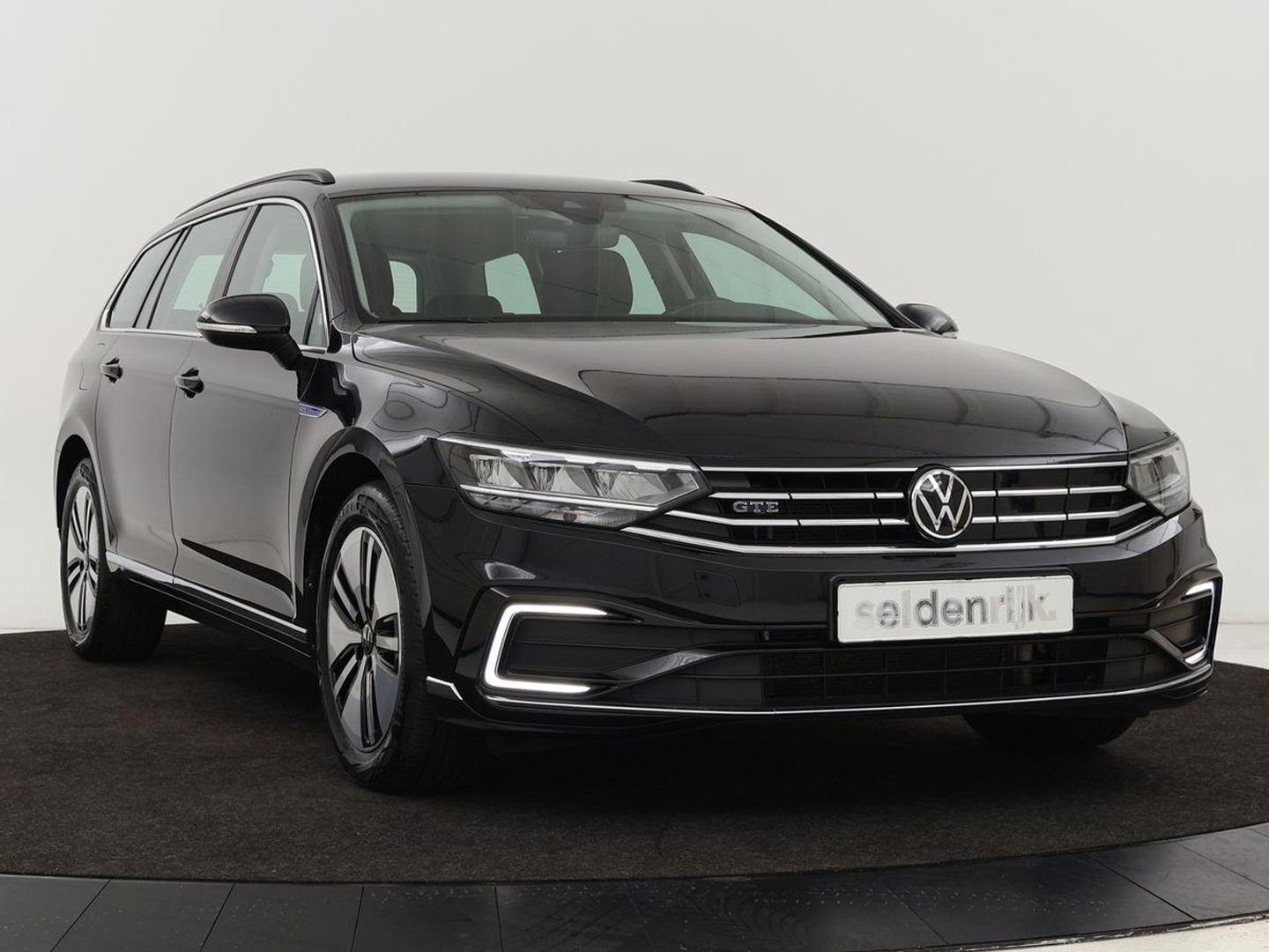 Volkswagen Passat 1.4 TSI PHEV GTE | Stoelverwarming | Camera | Adaptive cruise | Matrix LED | Massage | Carplay | Navigatie | Side Assist