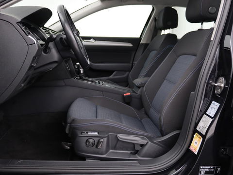 Volkswagen Passat 1.4 TSI PHEV GTE | Stoelverwarming | Camera | Adaptive cruise | Matrix LED | Massage | Carplay | Navigatie | Side Assist
