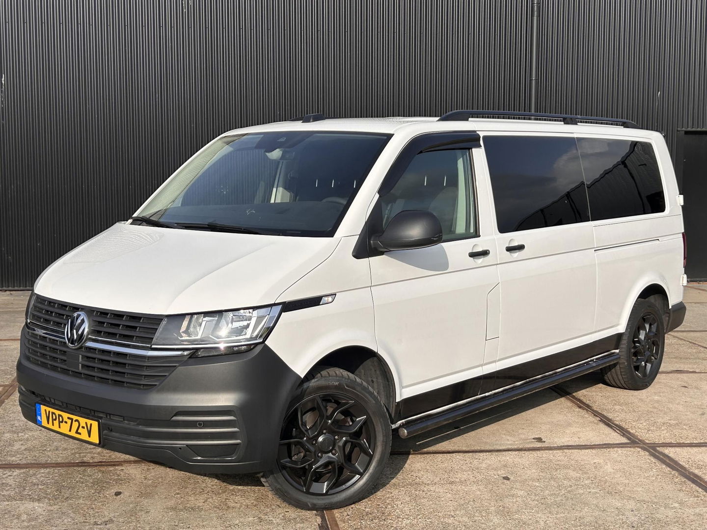 Volkswagen Transporter 2.0TDI L2H1 | 2x Schuifdeur | 18 inch LMV | Stoelverwarming