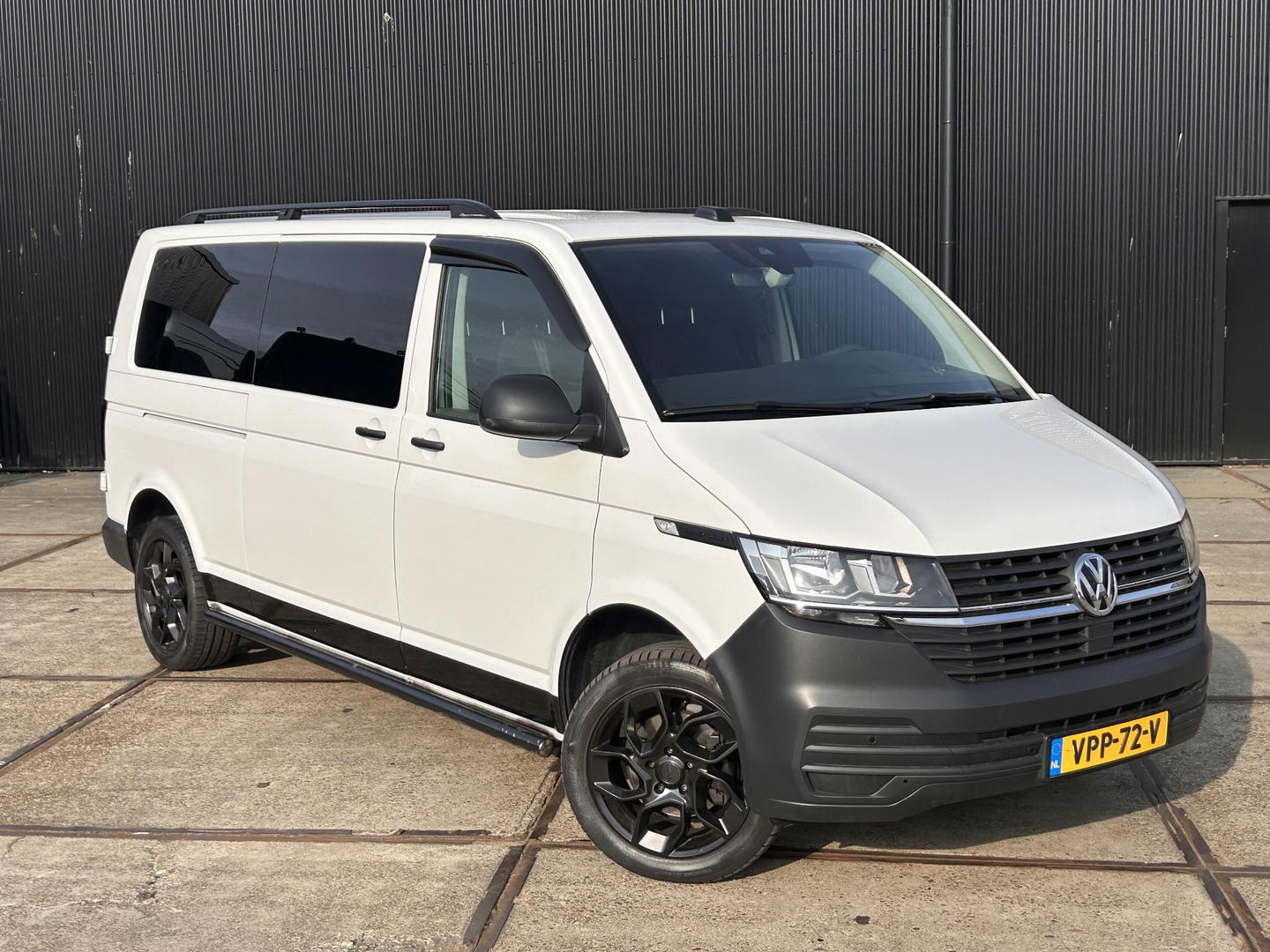 Volkswagen Transporter 2.0TDI L2H1 | 2x Schuifdeur | 18 inch LMV | Stoelverwarming