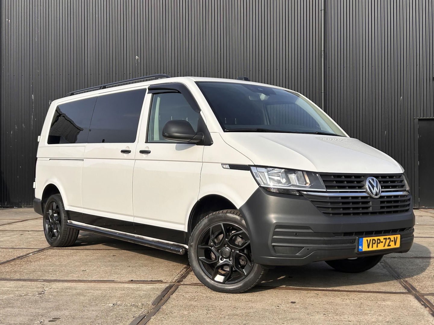 Volkswagen Transporter 2.0TDI L2H1 | 2x Schuifdeur | 18 inch LMV | Stoelverwarming