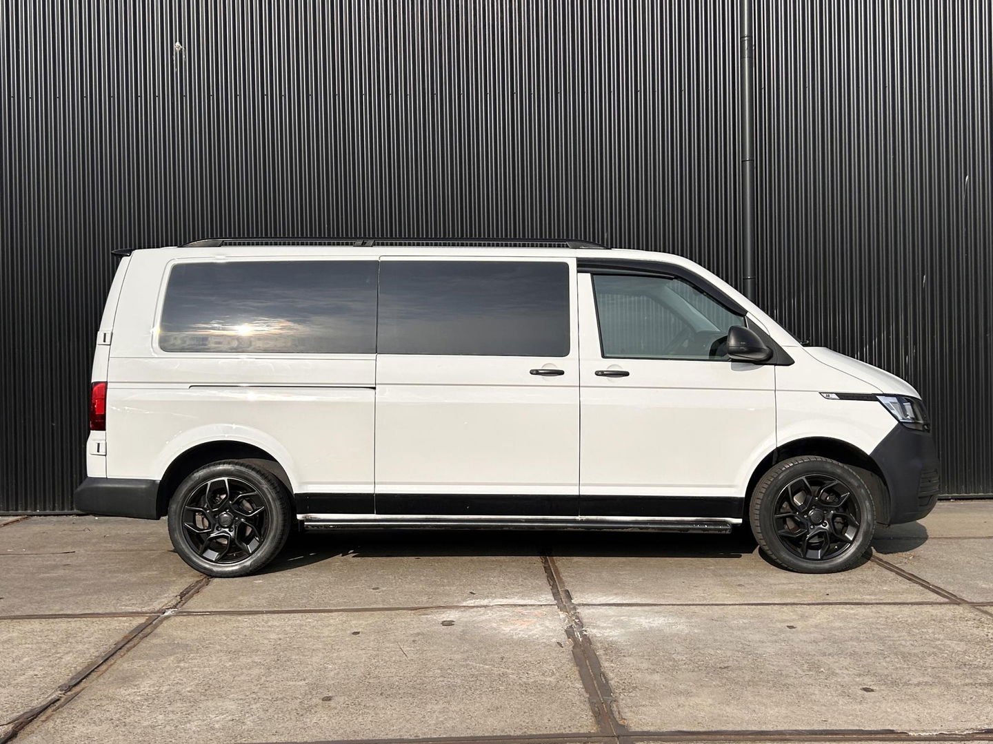 Volkswagen Transporter 2.0TDI L2H1 | 2x Schuifdeur | 18 inch LMV | Stoelverwarming