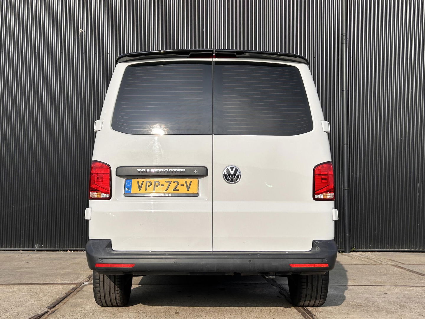 Volkswagen Transporter 2.0TDI L2H1 | 2x Schuifdeur | 18 inch LMV | Stoelverwarming