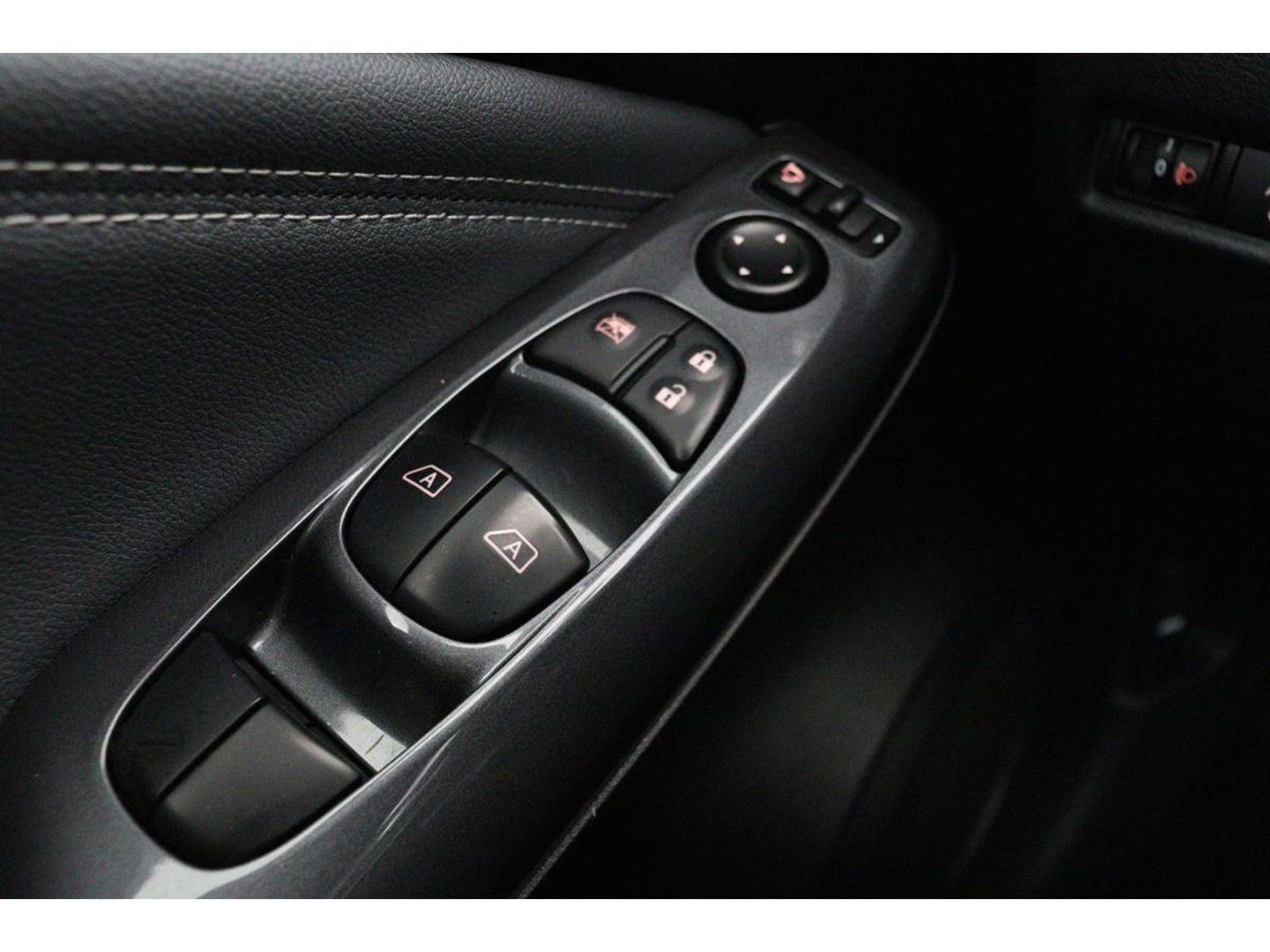 Nissan Juke 1.0 DIG-T N-Connecta | Carplay | Camera | Full LED | Keyless | Climate control | Cruise control