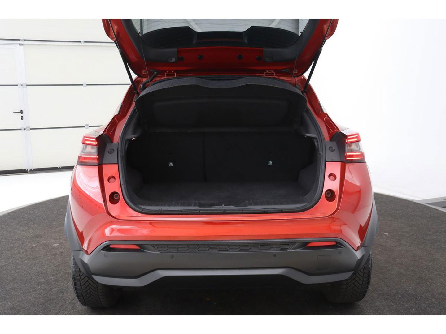 Nissan Juke 1.0 DIG-T N-Connecta | Carplay | Camera | Full LED | Keyless | Climate control | Cruise control