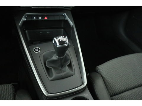 Audi A3 Sportback 30 TFSI Business edition | Adaptive Cruise | Stoelverwarming | Trekhaak | Carplay | Full LED | PDC | Navigatie