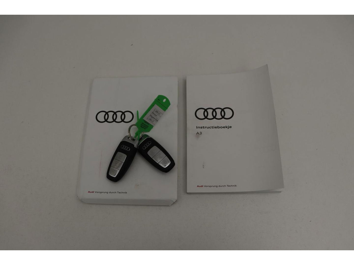 Audi A3 Sportback 30 TFSI Business edition | Adaptive Cruise | Stoelverwarming | Trekhaak | Carplay | Full LED | PDC | Navigatie