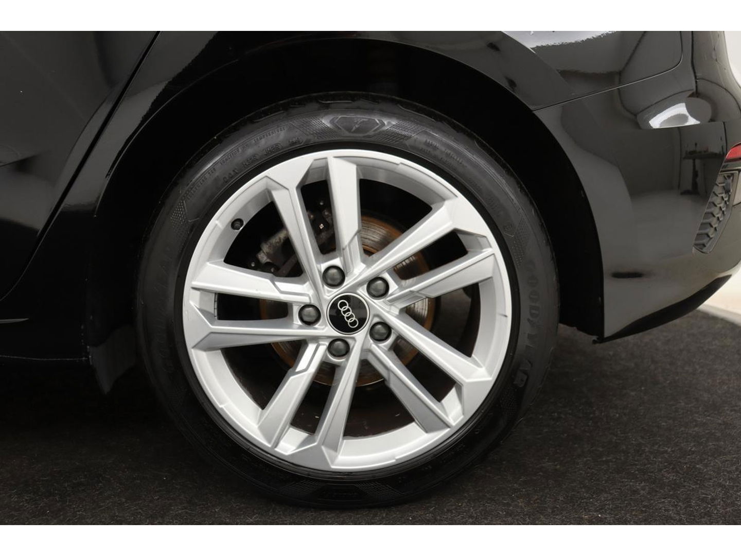 Audi A3 Sportback 30 TFSI Business edition | Adaptive Cruise | Stoelverwarming | Trekhaak | Carplay | Full LED | PDC | Navigatie