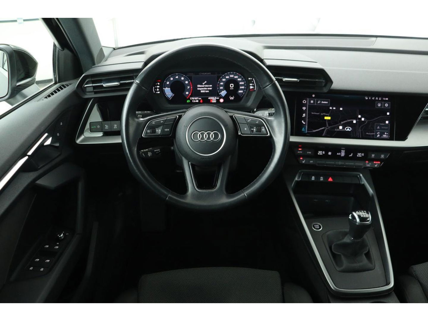 Audi A3 Sportback 30 TFSI Business edition | Adaptive Cruise | Stoelverwarming | Trekhaak | Carplay | Full LED | PDC | Navigatie