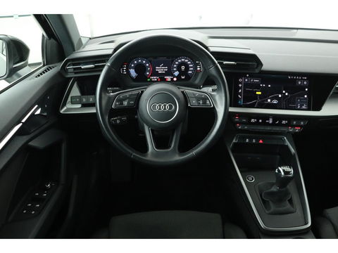 Audi A3 Sportback 30 TFSI Business edition | Adaptive Cruise | Stoelverwarming | Trekhaak | Carplay | Full LED | PDC | Navigatie