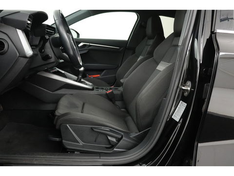 Audi A3 Sportback 30 TFSI Business edition | Adaptive Cruise | Stoelverwarming | Trekhaak | Carplay | Full LED | PDC | Navigatie