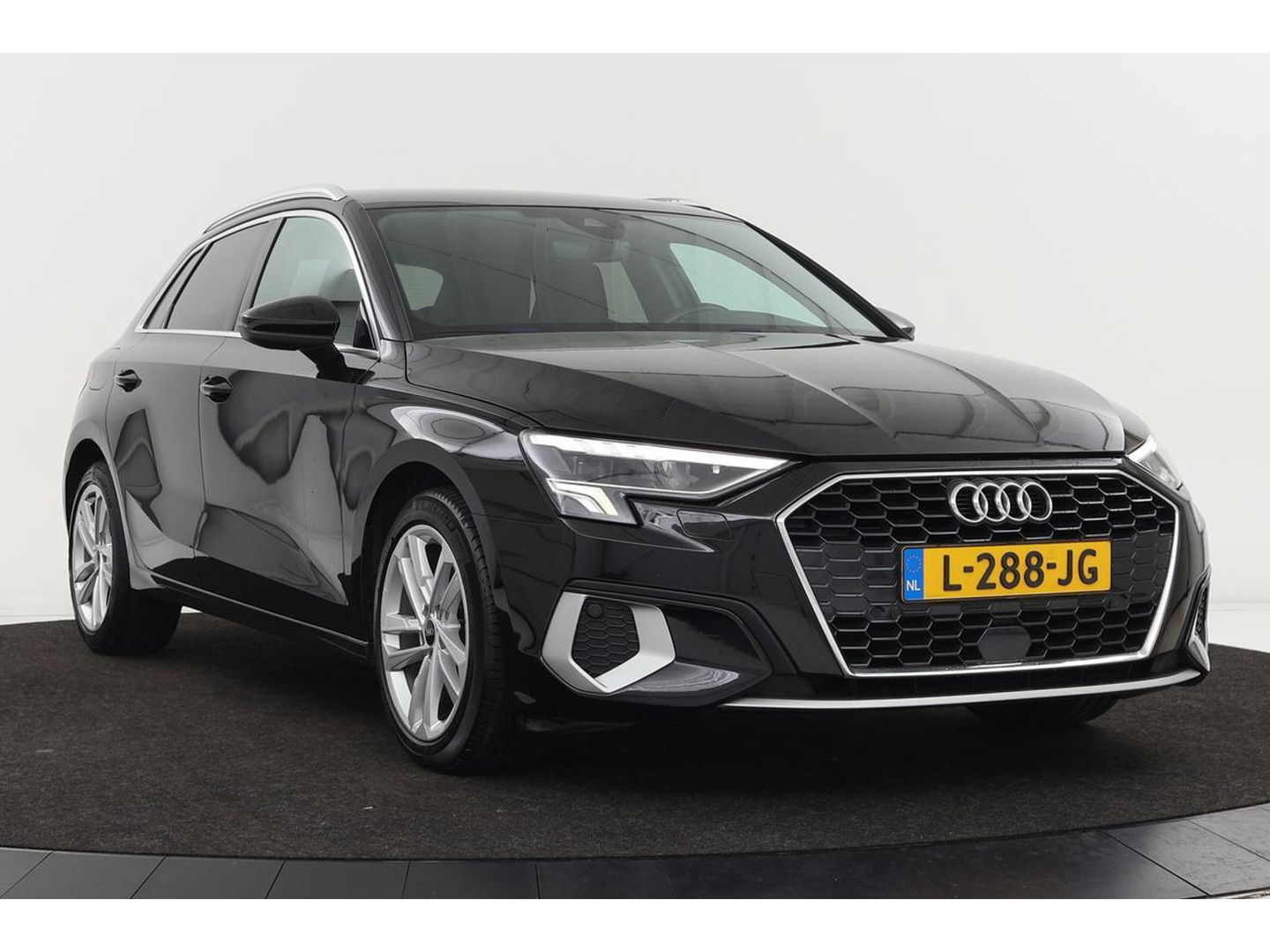 Audi A3 Sportback 30 TFSI Business edition | Adaptive Cruise | Stoelverwarming | Trekhaak | Carplay | Full LED | PDC | Navigatie