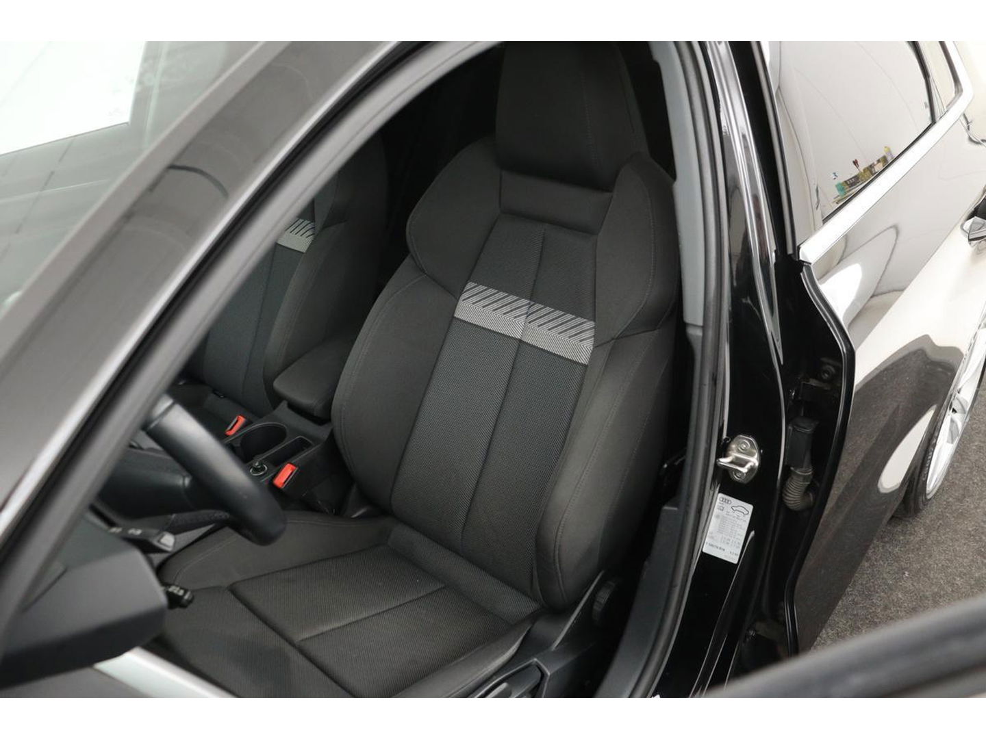 Audi A3 Sportback 30 TFSI Business edition | Adaptive Cruise | Stoelverwarming | Trekhaak | Carplay | Full LED | PDC | Navigatie