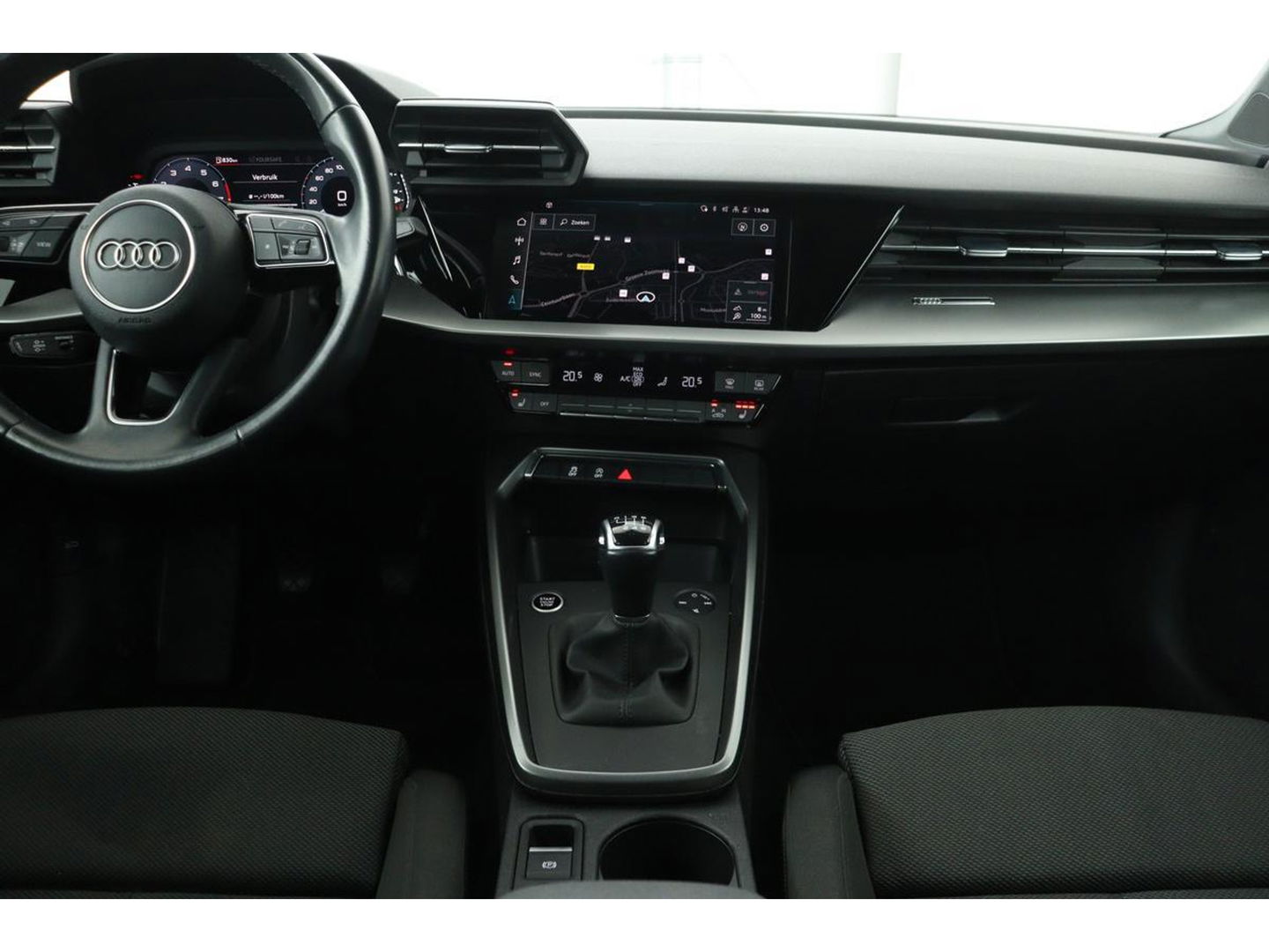 Audi A3 Sportback 30 TFSI Business edition | Adaptive Cruise | Stoelverwarming | Trekhaak | Carplay | Full LED | PDC | Navigatie