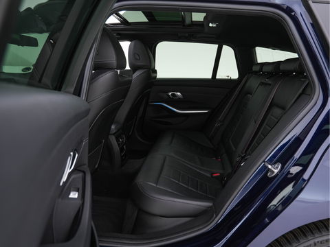 BMW 3 Serie Touring 330e Business Edition Plus M-Sportpack (INCL-BTW) *PANO | VERNASCA-FULL-LEATHER | HEAD-UP | FULL-LED | DIGI-COCKPIT | NAVI-FULLMAP | HEATED-SPORTSEATS | HIFI-SOUND | CAMERA | AMBIENT-LIGHT | TOWBAR | 19''ALU*