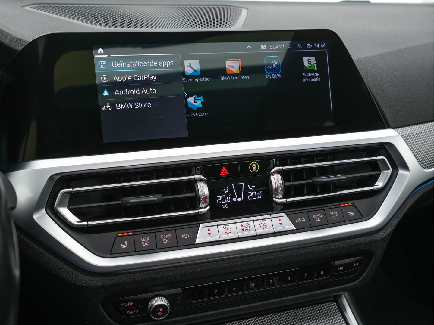 BMW 3 Serie Touring 330e Business Edition Plus M-Sportpack (INCL-BTW) *PANO | VERNASCA-FULL-LEATHER | HEAD-UP | FULL-LED | DIGI-COCKPIT | NAVI-FULLMAP | HEATED-SPORTSEATS | HIFI-SOUND | CAMERA | AMBIENT-LIGHT | TOWBAR | 19''ALU*