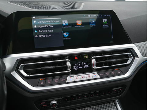 BMW 3 Serie Touring 330e Business Edition Plus M-Sportpack (INCL-BTW) *PANO | VERNASCA-FULL-LEATHER | HEAD-UP | FULL-LED | DIGI-COCKPIT | NAVI-FULLMAP | HEATED-SPORTSEATS | HIFI-SOUND | CAMERA | AMBIENT-LIGHT | TOWBAR | 19''ALU*