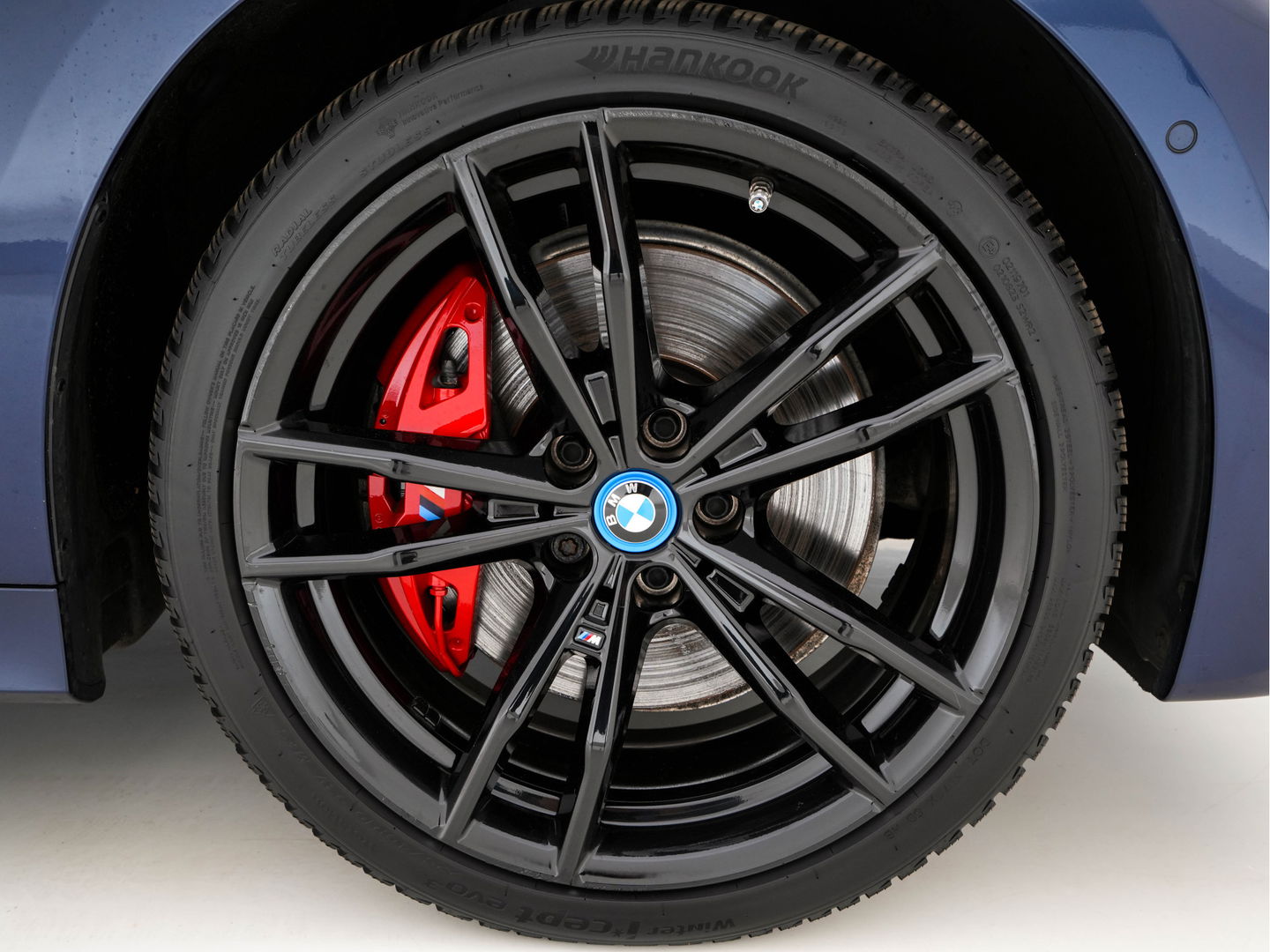 BMW 3 Serie Touring 330e Business Edition Plus M-Sportpack (INCL-BTW) *PANO | VERNASCA-FULL-LEATHER | HEAD-UP | FULL-LED | DIGI-COCKPIT | NAVI-FULLMAP | HEATED-SPORTSEATS | HIFI-SOUND | CAMERA | AMBIENT-LIGHT | TOWBAR | 19''ALU*