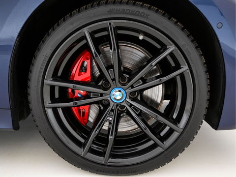 BMW 3 Serie Touring 330e Business Edition Plus M-Sportpack (INCL-BTW) *PANO | VERNASCA-FULL-LEATHER | HEAD-UP | FULL-LED | DIGI-COCKPIT | NAVI-FULLMAP | HEATED-SPORTSEATS | HIFI-SOUND | CAMERA | AMBIENT-LIGHT | TOWBAR | 19''ALU*