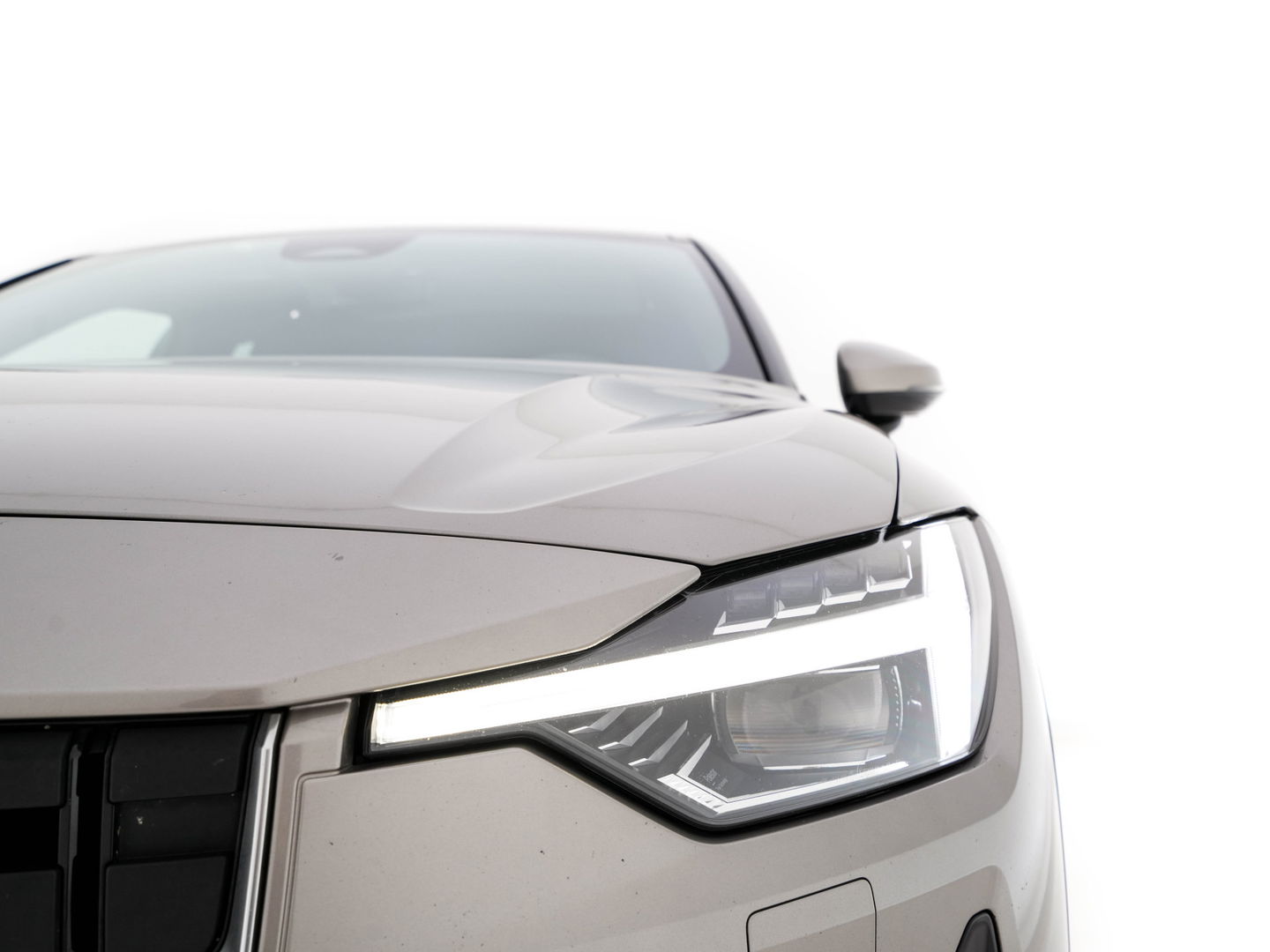 Polestar 2 Long Range Dual Motor Launch Edition 78kWh AWD [ 3-Fase ] (INCL-BTW) *PANO | NAVI-FULLMAP | HARMAN/KARDON-AUDIO | FULL-LED | KEYLESS | TOPVIEW | LANE-ASSIST | DIGI-COCKPIT | DAB+ | SPORT-SEATS | CARPLAY | TOWBAR | BLINDSPOT | 20''ALU*