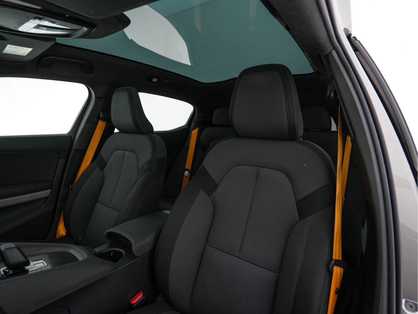 Polestar 2 Long Range Dual Motor Launch Edition 78kWh AWD [ 3-Fase ] (INCL-BTW) *PANO | NAVI-FULLMAP | HARMAN/KARDON-AUDIO | FULL-LED | KEYLESS | TOPVIEW | LANE-ASSIST | DIGI-COCKPIT | DAB+ | SPORT-SEATS | CARPLAY | TOWBAR | BLINDSPOT | 20''ALU*