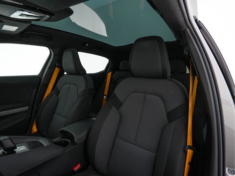 Polestar 2 Long Range Dual Motor Launch Edition 78kWh AWD [ 3-Fase ] (INCL-BTW) *PANO | NAVI-FULLMAP | HARMAN/KARDON-AUDIO | FULL-LED | KEYLESS | TOPVIEW | LANE-ASSIST | DIGI-COCKPIT | DAB+ | SPORT-SEATS | CARPLAY | TOWBAR | BLINDSPOT | 20''ALU*