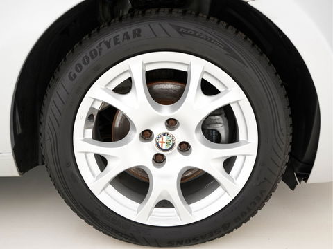 Alfa Romeo MiTo 1.3 JTDm ECO Essential *FULL-LEATHER | TOM-TOM-NAVI | SPORT-SEATS | ECC | PDC | CRUISE | 16''ALU*