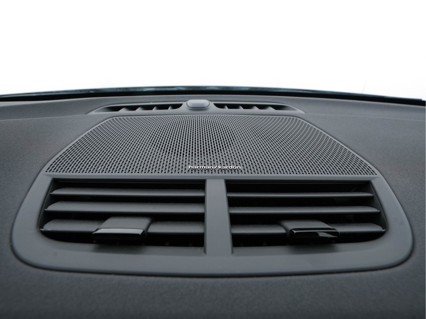 Polestar 2 Long Range Dual Motor Launch Edition 78kWh [ 3-Fase ] (INCL-BTW) *PANO | HARMAN/KARDON-AUDIO | FULL-LED | TOPVIEW | BLINDSPOT |  KEYLESS | MEMORY-PACK | ADAPT.CRUISE | CARPLAY | HEATED-SPORTSEATS | DIGI-COCKPIT | 20"ALU*