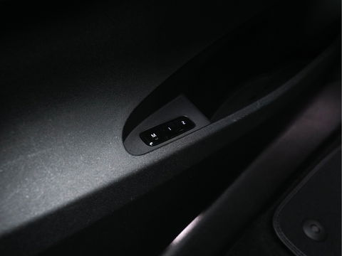 Polestar 2 Long Range Dual Motor Launch Edition 78kWh [ 3-Fase ] (INCL-BTW) *PANO | HARMAN/KARDON-AUDIO | FULL-LED | TOPVIEW | BLINDSPOT |  KEYLESS | MEMORY-PACK | ADAPT.CRUISE | CARPLAY | HEATED-SPORTSEATS | DIGI-COCKPIT | 20"ALU*