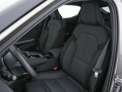 Polestar 2 Long Range Dual Motor Launch Edition 78kWh [ 3-Fase ] (INCL-BTW) *PANO | HARMAN/KARDON-AUDIO | FULL-LED | TOPVIEW | BLINDSPOT |  KEYLESS | MEMORY-PACK | ADAPT.CRUISE | CARPLAY | HEATED-SPORTSEATS | DIGI-COCKPIT | 20"ALU*