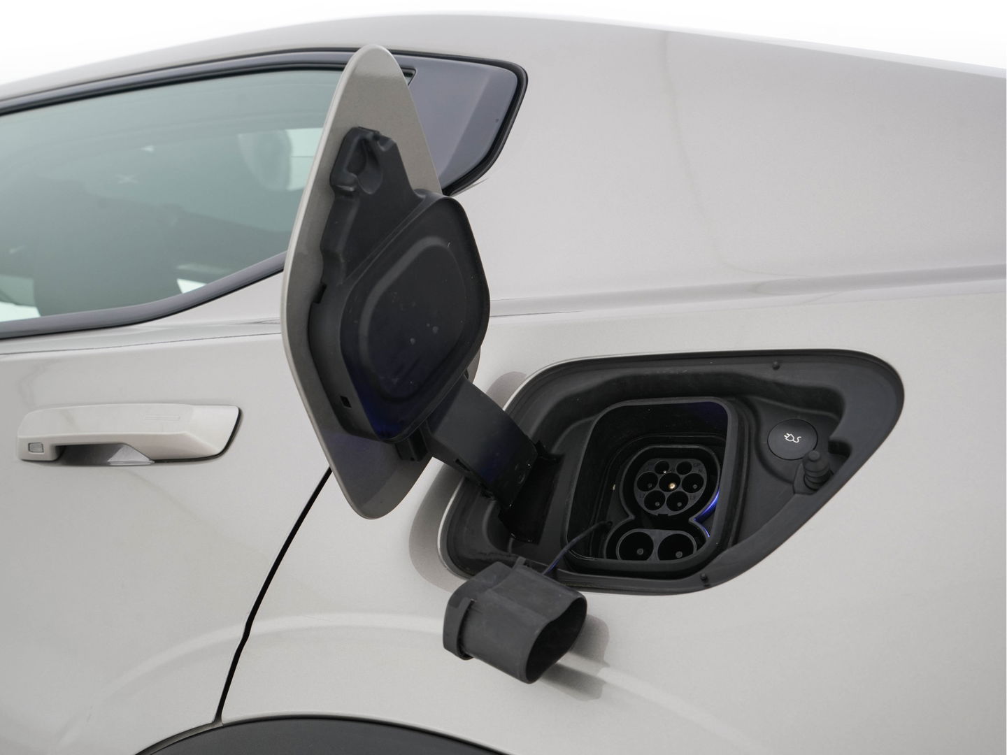 Polestar 2 Long Range Dual Motor Launch Edition 78kWh [ 3-Fase ] (INCL-BTW) *PANO | HARMAN/KARDON-AUDIO | FULL-LED | TOPVIEW | BLINDSPOT |  KEYLESS | MEMORY-PACK | ADAPT.CRUISE | CARPLAY | HEATED-SPORTSEATS | DIGI-COCKPIT | 20"ALU*