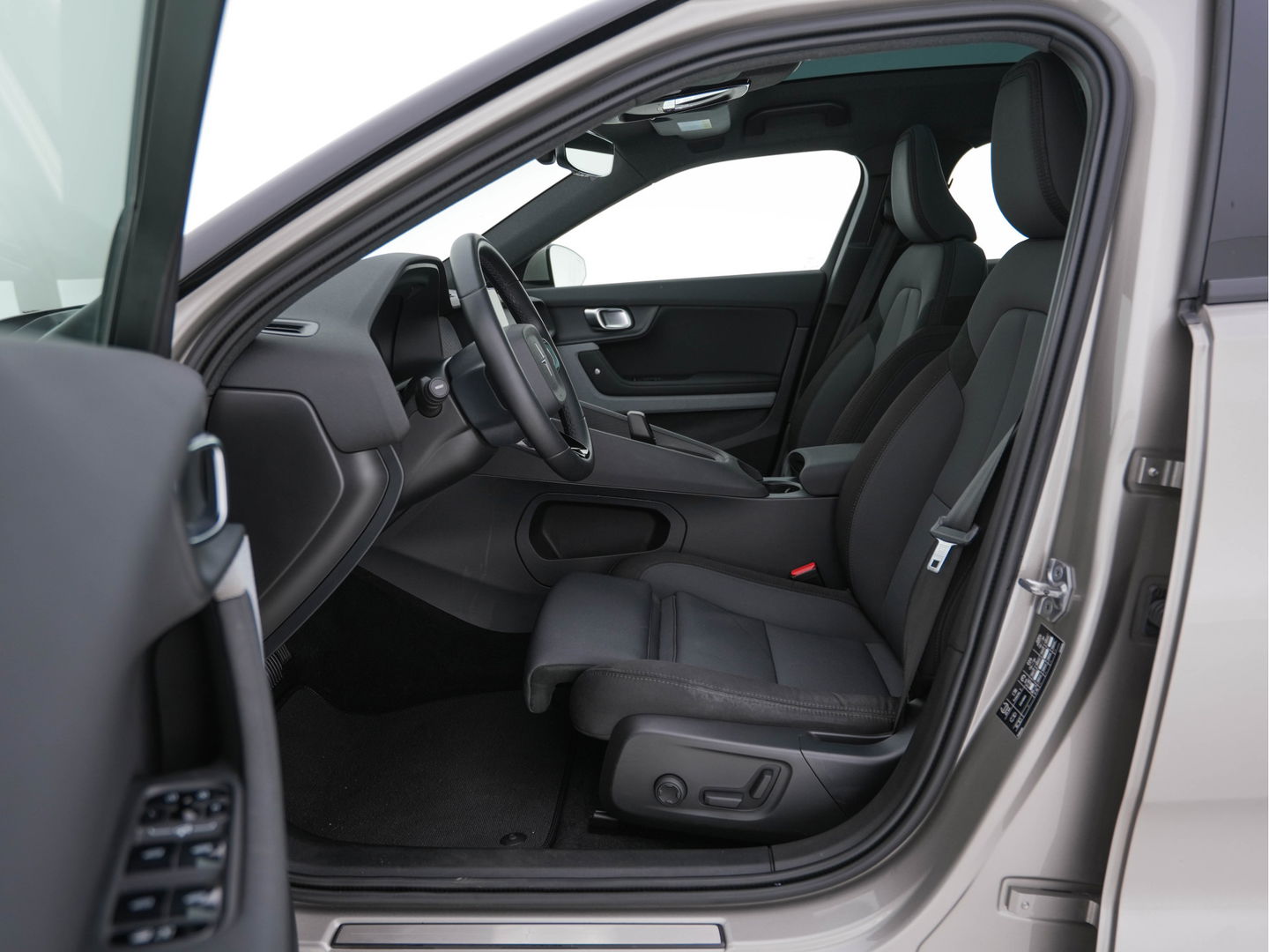 Polestar 2 Long Range Dual Motor Launch Edition 78kWh [ 3-Fase ] (INCL-BTW) *PANO | HARMAN/KARDON-AUDIO | FULL-LED | TOPVIEW | BLINDSPOT |  KEYLESS | MEMORY-PACK | ADAPT.CRUISE | CARPLAY | HEATED-SPORTSEATS | DIGI-COCKPIT | 20"ALU*
