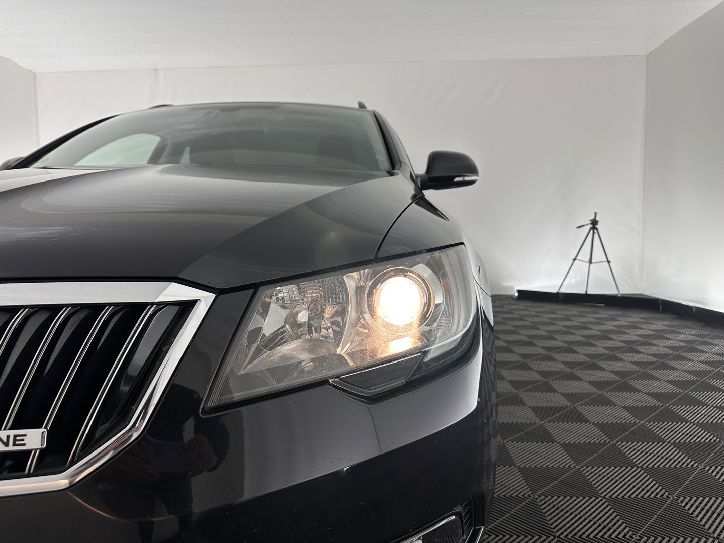 Škoda Superb Combi 1.6 TDI Active Business *NAVI-FULLMAP | AIRCO | PDC | AMUNDSEN-AUDIO | CRUISE | COMFORT-SEATS | 16''ALU*