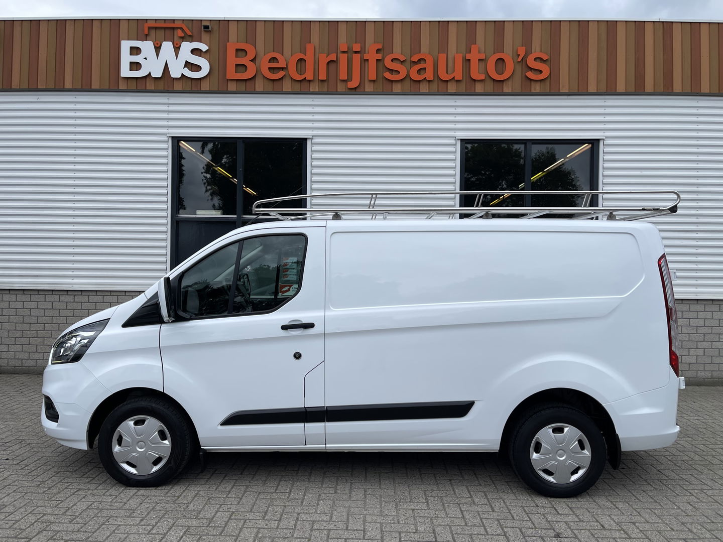 Ford Transit Custom 280 2.0 TDCI L1H1 Trend / vaste prijs rijklaar € 14.950 ex btw / euro 6 diesel / bpm vrij / lease vanaf € 252 / airco / cruise / navi / trekhaak / imperial / camera !