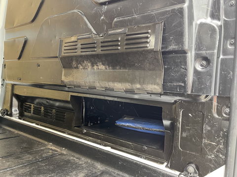 Ford Transit Custom 280 2.0 TDCI L1H1 Trend / vaste prijs rijklaar € 14.950 ex btw / euro 6 diesel / bpm vrij / lease vanaf € 252 / airco / cruise / navi / trekhaak / imperial / camera !