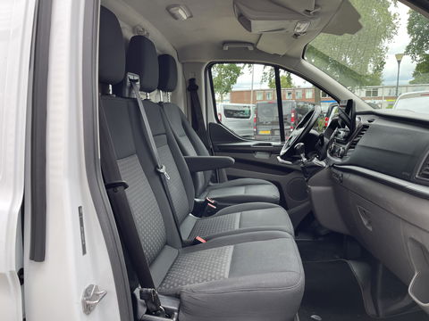 Ford Transit Custom 280 2.0 TDCI L1H1 Trend / vaste prijs rijklaar € 14.950 ex btw / euro 6 diesel / bpm vrij / lease vanaf € 252 / airco / cruise / navi / trekhaak / imperial / camera !