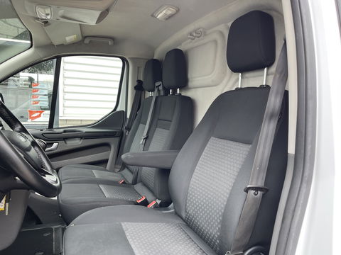 Ford Transit Custom 280 2.0 TDCI L1H1 Trend / vaste prijs rijklaar € 14.950 ex btw / euro 6 diesel / bpm vrij / lease vanaf € 252 / airco / cruise / navi / trekhaak / imperial / camera !