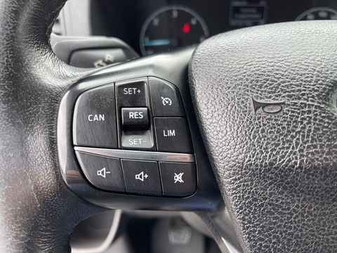 Ford Transit Custom 280 2.0 TDCI L1H1 Trend / vaste prijs rijklaar € 14.950 ex btw / euro 6 diesel / bpm vrij / lease vanaf € 252 / airco / cruise / navi / trekhaak / imperial / camera !